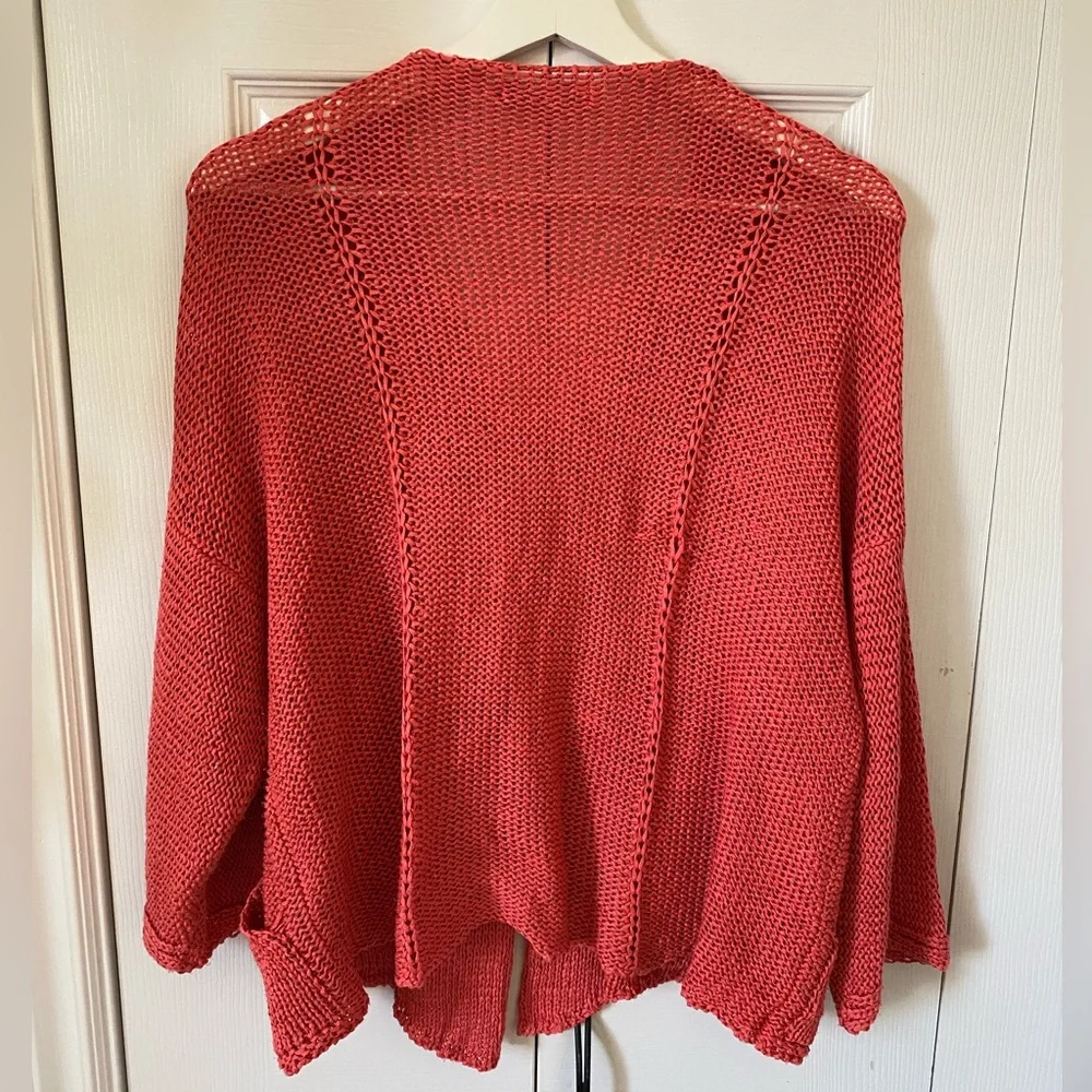John P. Greece loose knit cardigan in Coral with Abalone Shell buttons - Picture 5 of 15